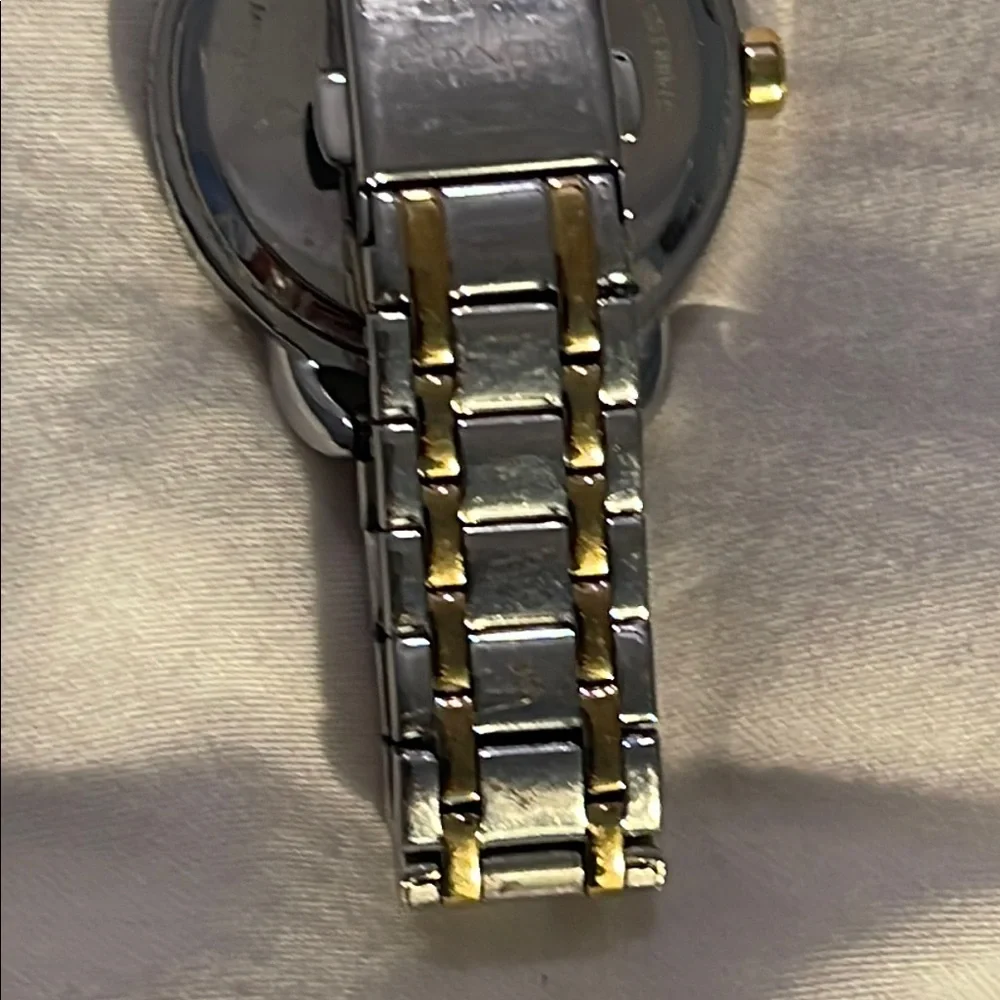 COACH NWT W6060 WOMEN'S WRISTWACTH TWO TONE STAINLESS STEEL/GOLD QUARTZ - Picture 3 of 9